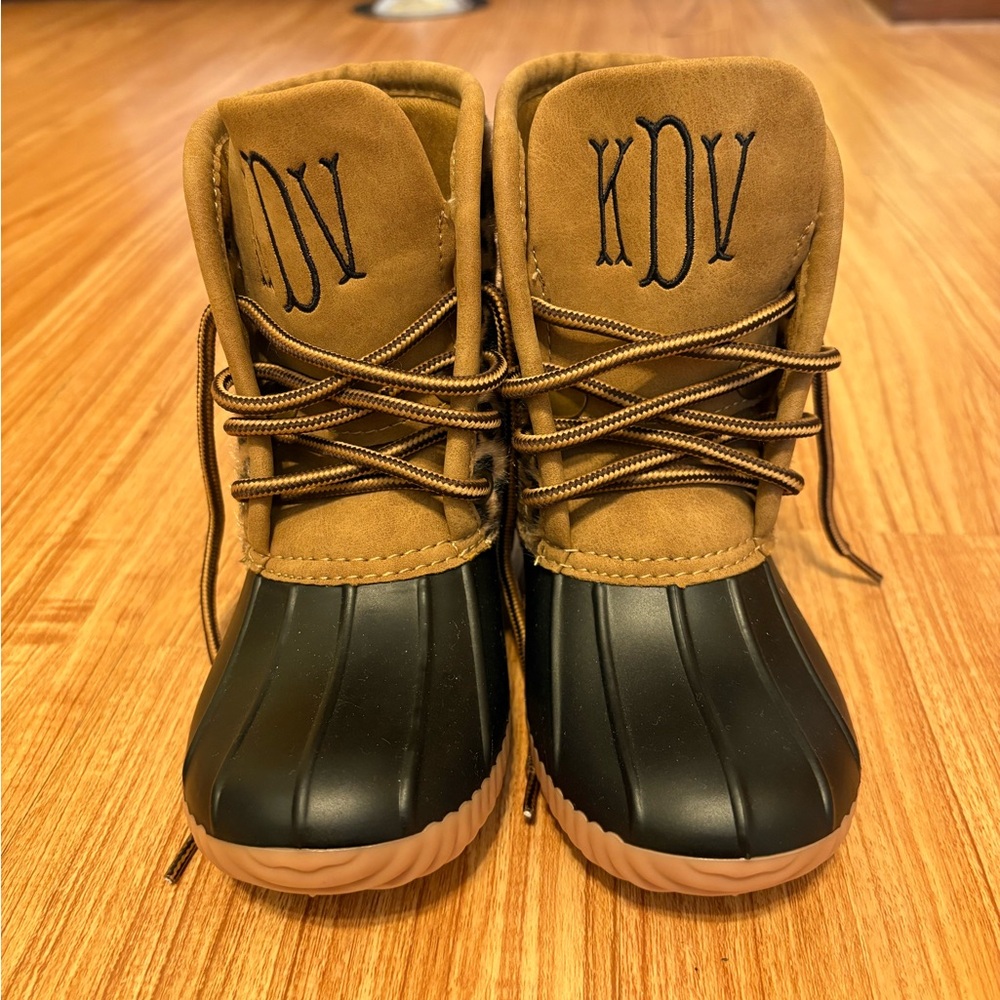 Marley Lilly‎ Kids Sz 10 Monogrammed Faux Suede & Fabric Leopard Print Duck Boot